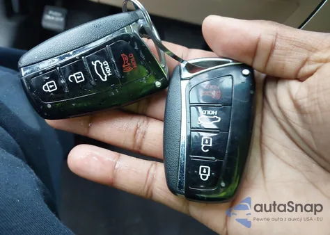 2016 Hyundai Azera from USA, damaged, VIN KMHFG4JG9GA527429